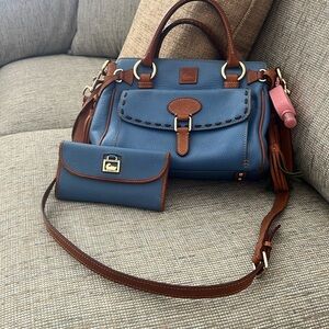Dooney and Bourke wallet and bag set
